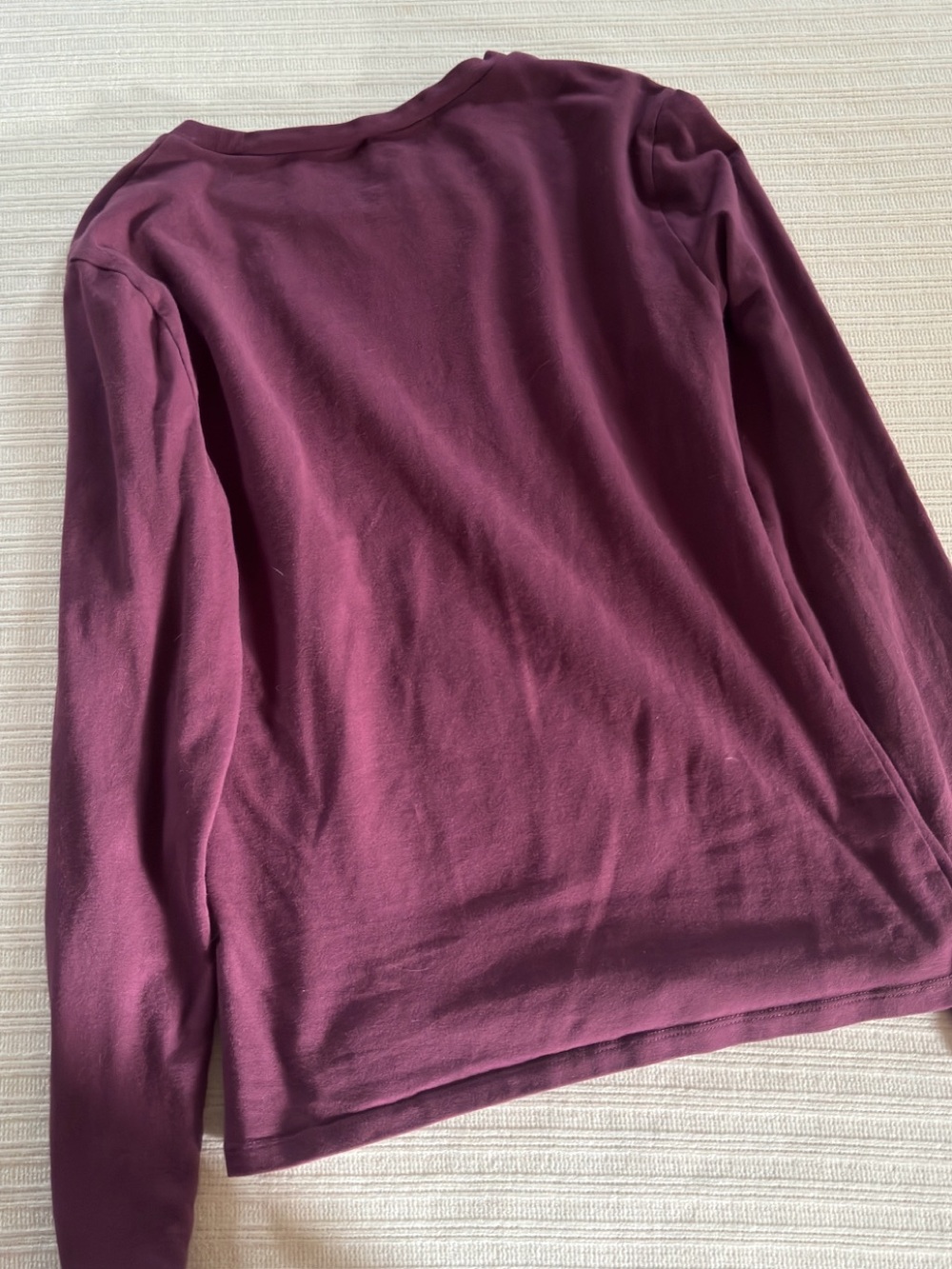 Abercrombie & Fitch Essentials Long Sleeve Tee / Plum / Medium - Picture 2 of 3